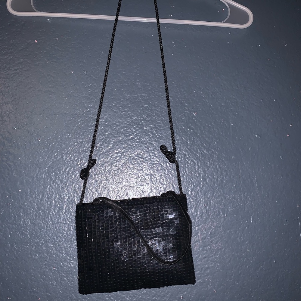 Black side clutch
